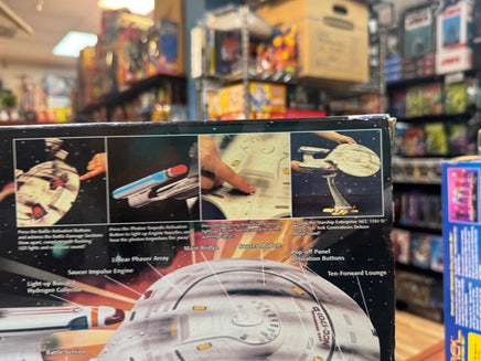 Starship Enterprise NCC-1701 (Vintage Star Trek, Playmates) SEALED - Bitz & Buttons