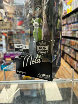 Hera Noir Hot Topic (DC Bombshells, Cryptozoic Entertainment) - Bitz & Buttons