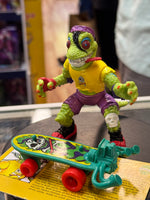 Mondo Gecko with File Card  (Vintage TMNT Ninja Turtles, Playmates) COMPLETE - Bitz & Buttons