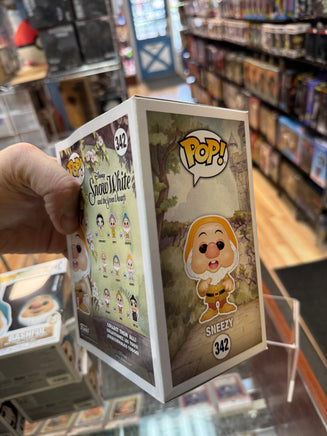 Sneezy #342 (Funko Pop,Disney Snow White) - Bitz & Buttons