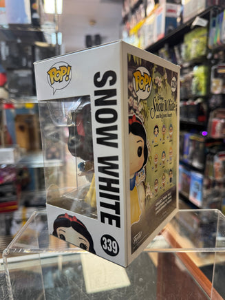 Snow White #339 (Funko Pop, Disney) - Bitz & Buttons