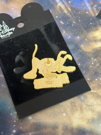 Safari Pluto Pin Adventure (Disney, Pin Traders) - Bitz & Buttons