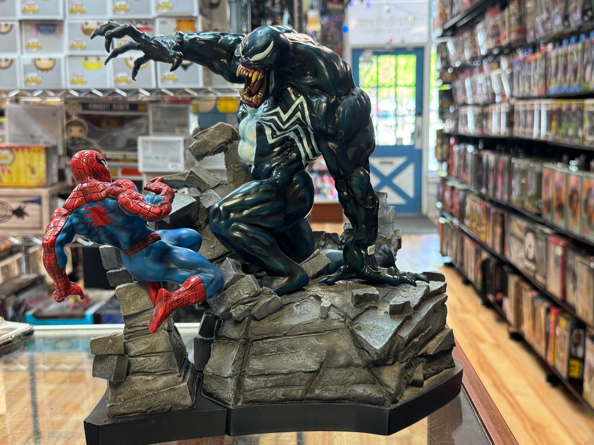 Spider-Man vs Venom Diorama Statue (Vintage Bowen Designs, Marvel