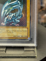 SDK-001 Blauäugiger weißer Drache 2002 (Kazuki, Yu Gi Oh) ** PSA-Bewertung 8 ** 