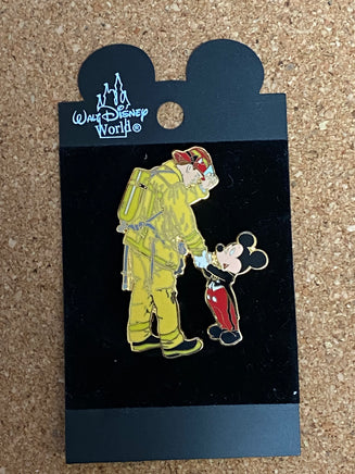 Mickey Says Thanks Firefighter (Disney, Pin Traders) - Bitz & Buttons