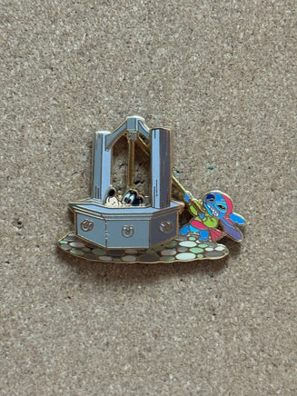 Well Scene Goofy & Stitch POTC (Walt Disney World, Pin Traders) - Bitz & Buttons