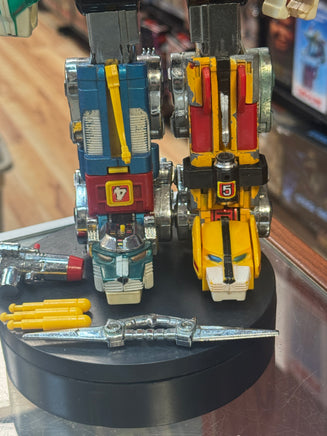 Deluxe Diecast Lion Force with Accessories (Vintage Voltron, Matchbox) - Bitz & Buttons