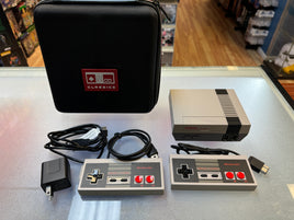 NES Classic Mini komplett mit Tragetasche (Nintendo, Videospiel) getestet und funktionsfähig