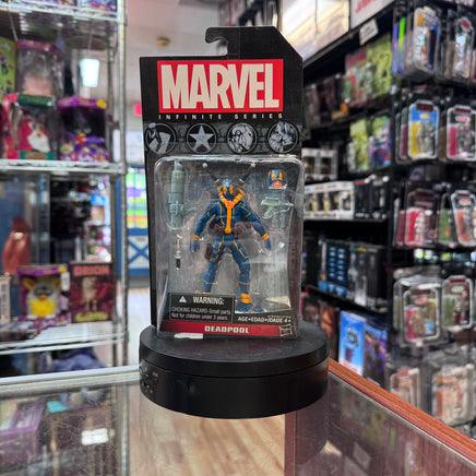 Deadpool X-Men Outfit 3.75 8526 (Marvel Universe, Hasbro) SEALED - Bitz & Buttons