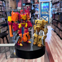 Autobot Flame & Emirate Xaaron Comic Edition (Transformers Generations, Hasbro) With Accessories