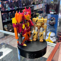 Autobot Flame & Emirate Xaaron Comic Edition (Transformers Generations, Hasbro) With Accessories