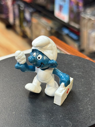 First Aid Smurf (Vintage PEYO, Schleich) - Bitz & Buttons