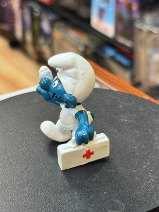 First Aid Smurf (Vintage PEYO, Schleich) - Bitz & Buttons