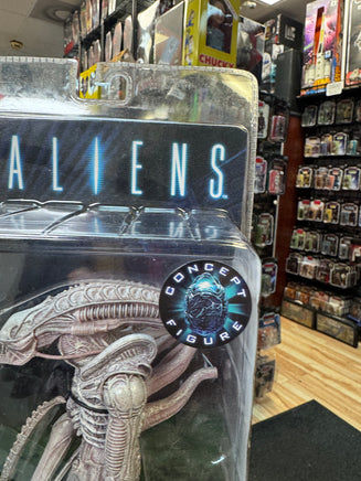 Xenomorph Albino Drone Concept (Aliens, NECA) SEALED - Bitz & Buttons