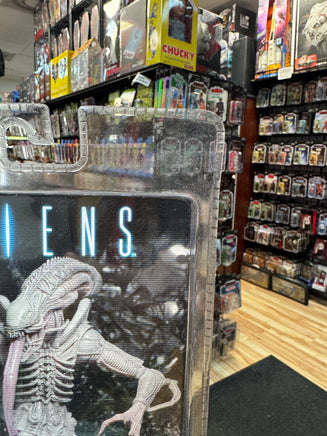 Xenomorph Albino Drone Concept (Aliens, NECA) SEALED - Bitz & Buttons