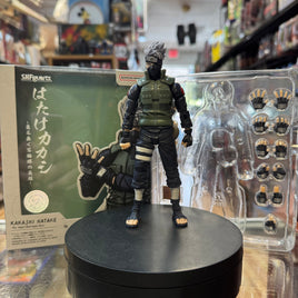 Kakashi Hatake -The Famed Sharingan Hero- (Bandai SH Figuarts , Naruto) Complete - Bitz & Buttons