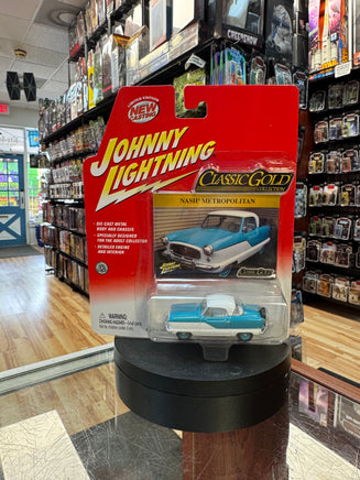 Nash Metropolitan Diecast (Johnny Lightning Classic Gold, Playing Mantis) SEALED - Bitz & Buttons