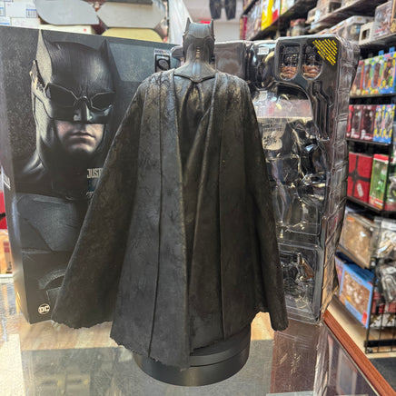 Batman Tactical Suit 1.0 1/6 MMS432 (DC, Batman, Hot Toys) COMPLETE - Bitz & Buttons