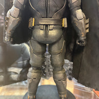 Batman Tactical Suit 1.0 1/6 MMS432 (DC, Batman, Hot Toys) COMPLETE - Bitz & Buttons
