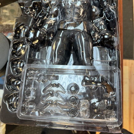 Batman Tactical Suit 1.0 1/6 MMS432 (DC, Batman, Hot Toys) COMPLETE - Bitz & Buttons