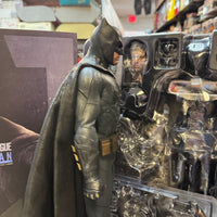 Batman Justice League Deluxe 1/6 MMS 456 (DC, Batman, Hot Toys) COMPLETE - Bitz & Buttons
