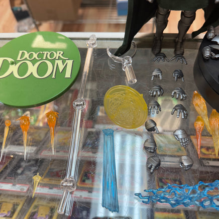 Doctor Doom Deluxe (Mezco One:12, Marvel Comics) Complete - Bitz & Buttons