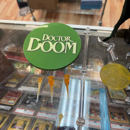 Doctor Doom Deluxe (Mezco One:12, Marvel Comics) Complete - Bitz & Buttons