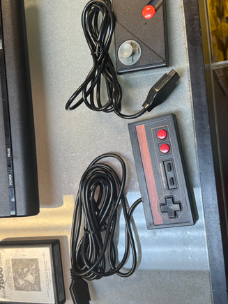 Atari 7800 with Controllers & Game Lot AV Upgrade (Atari, Vintage Video Games) **TESTED WORKING** - Bitz & Buttons