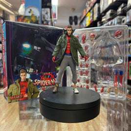 Peter B. Parker (Medicom Mafex, Spider-Verse) W/ Accessories