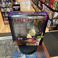 Peter B. Parker (Medicom Mafex, Spider-Verse) W/ Accessories - Bitz & Buttons
