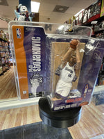 Peja Stojakovic Sacramento Kings (McFarlane NBA Sportspicks) - Bitz & Buttons