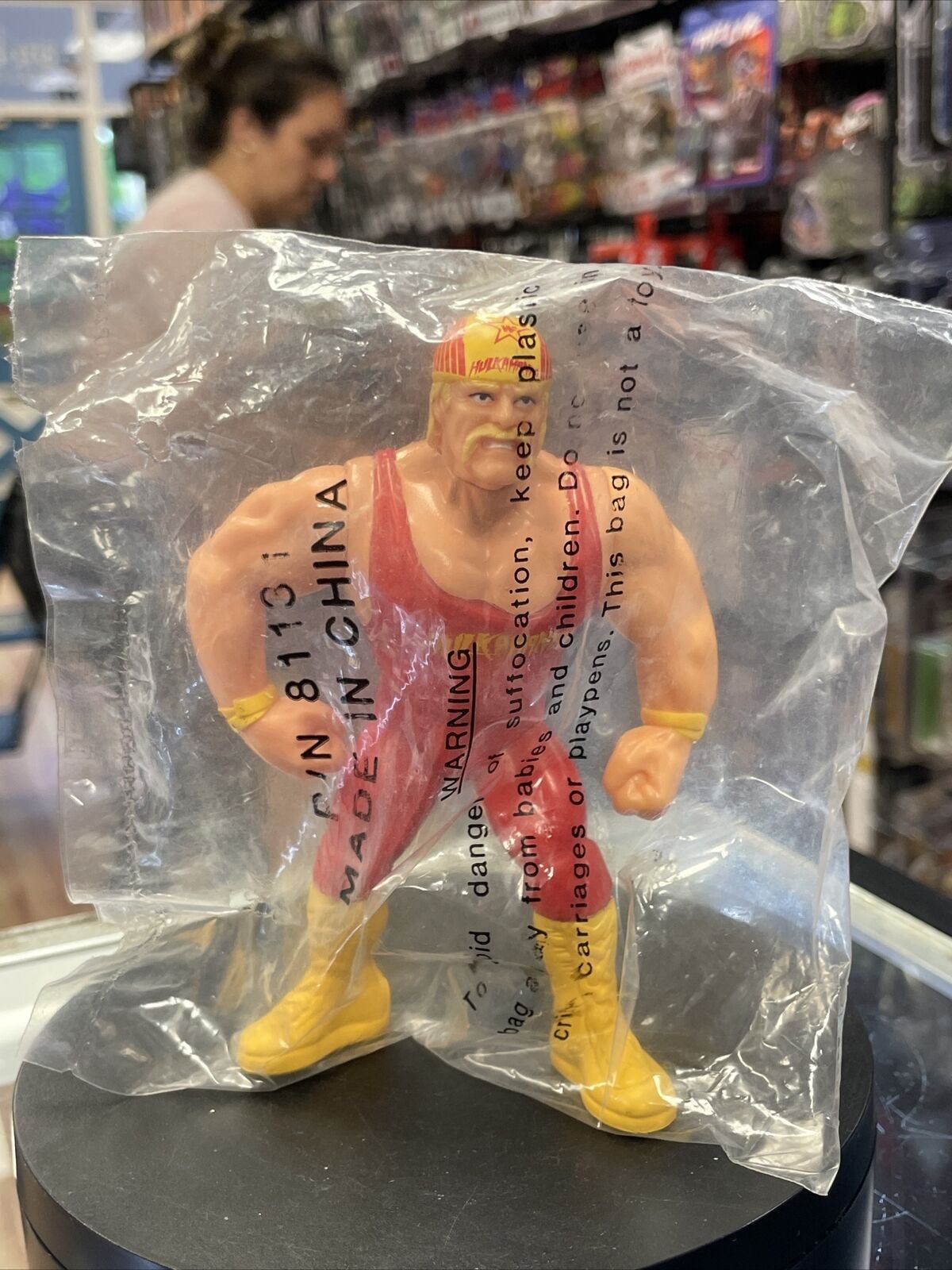 Figurine articulée vintage Hulk Hogan de la série WWF Hasbro, datant du début des années 90. - France Figurine articulée vintage Hulk Hogan de la série WWF Hasbro, datant du début des années 90. - France